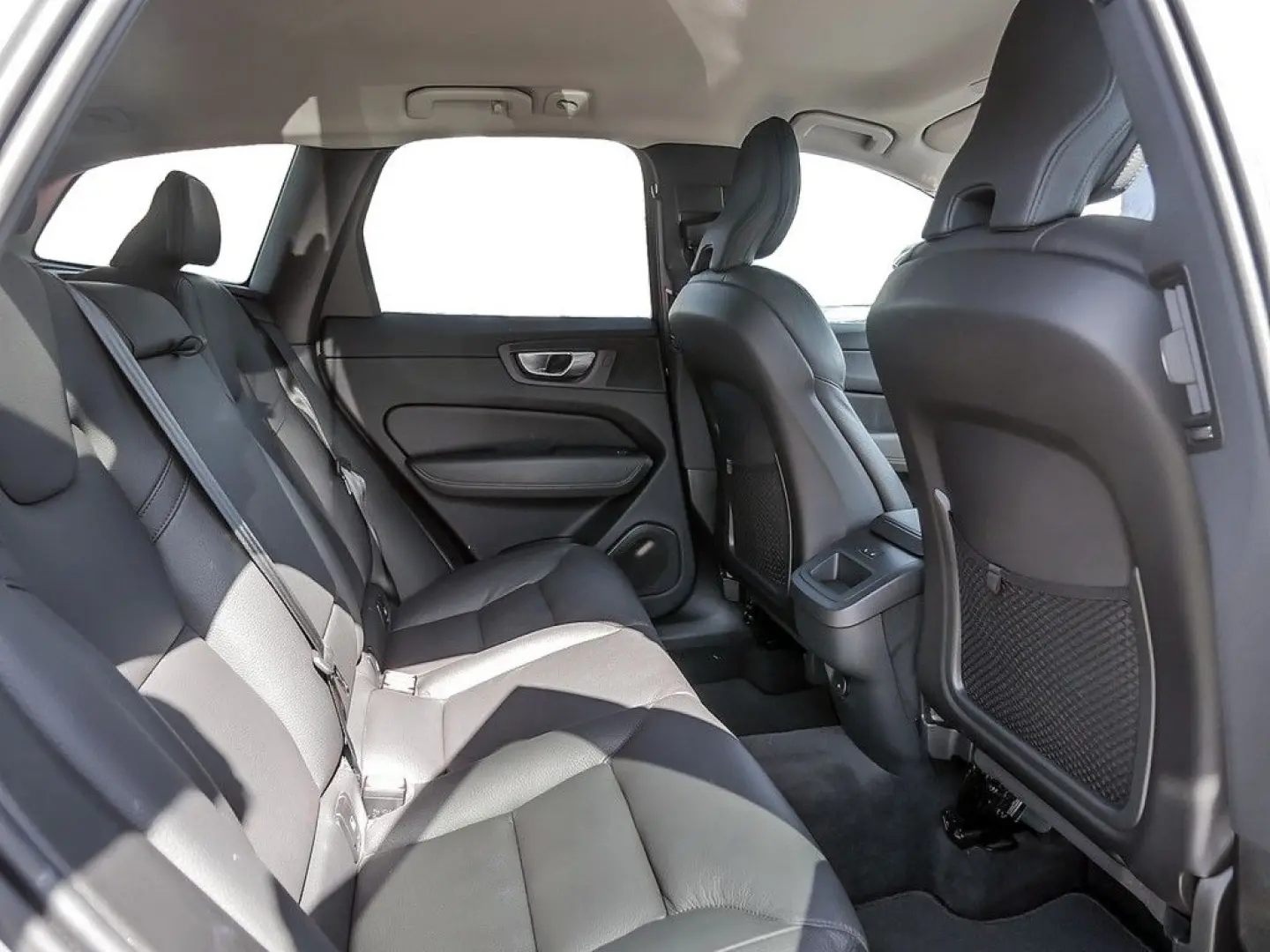 XC60 B4 Plus Dark AWD