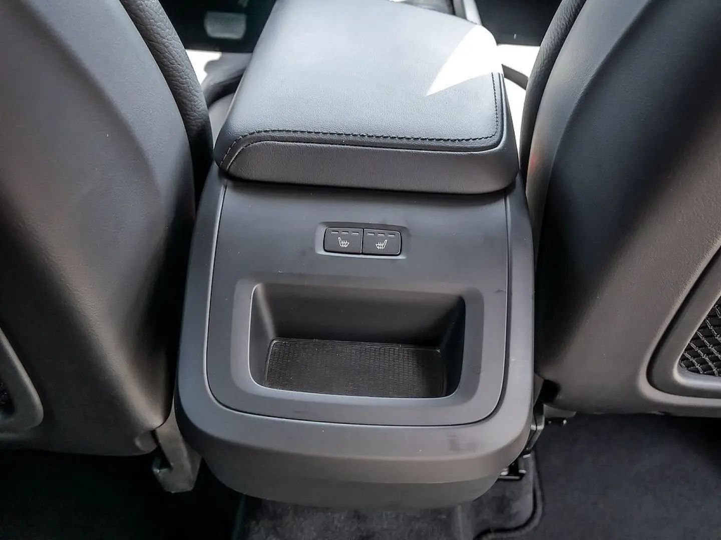 XC60 B4 Plus Dark AWD