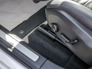 XC60 B4 Plus Dark AWD