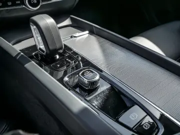 XC60 B4 Plus Dark AWD