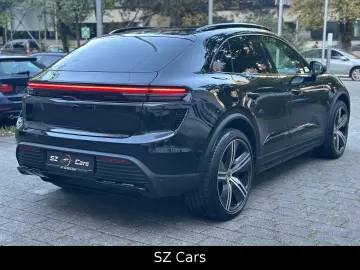 Macan Electric Turbo*Vierradlenkung*Matrix*ACC