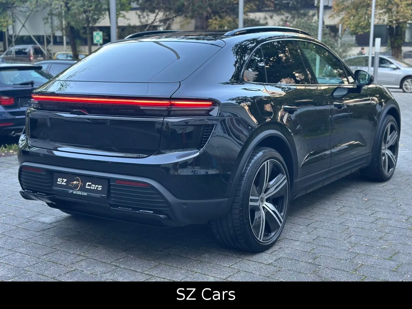 Macan Electric Turbo*Vierradlenkung*Matrix*ACC