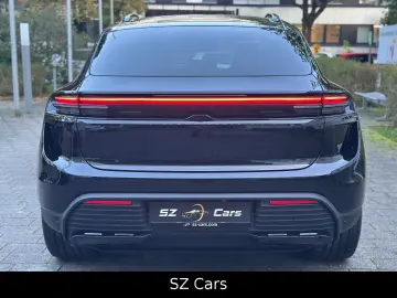 Macan Electric Turbo*Vierradlenkung*Matrix*ACC