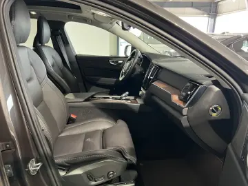 XC60 T8 Plus Bright Recharge AWD FourC 21'' 360°