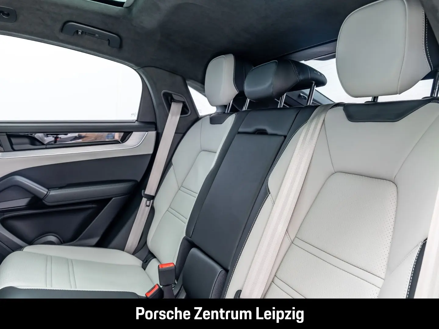 Cayenne S Coupe HD Massage PDCC InnoDrive HeadUp