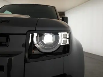 Land Rover Defender 110 P525 AWD Black Matrix Pano HUD