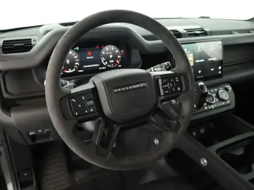 Land Rover Defender 110 P525 AWD Black Matrix Pano HUD
