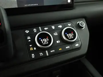 Land Rover Defender 110 P525 AWD Black Matrix Pano HUD