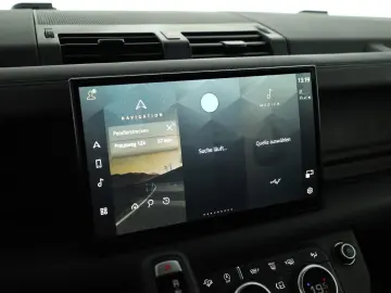 Land Rover Defender 110 P525 AWD Black Matrix Pano HUD