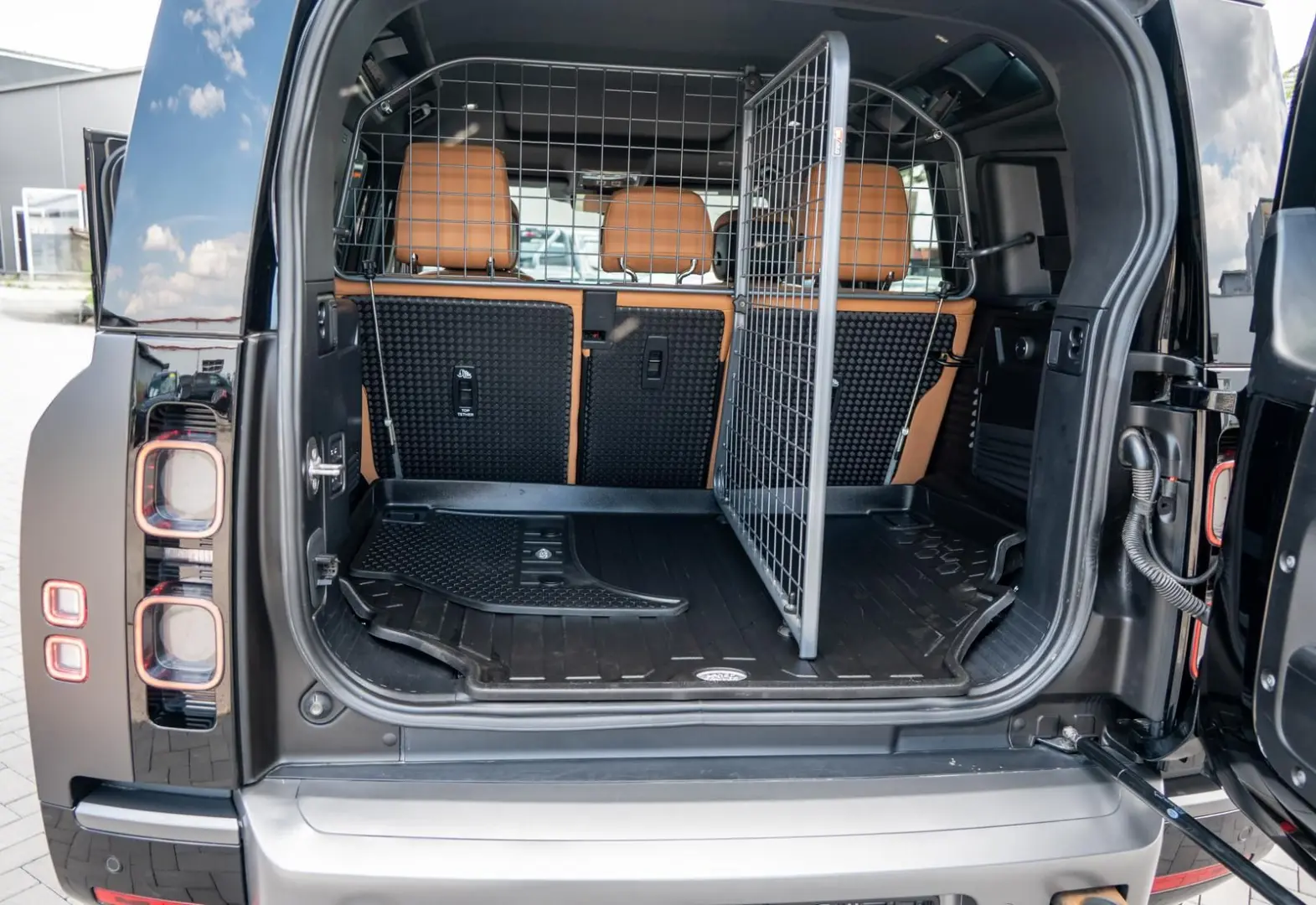 Land Rover Defender V8 Carpathian Edition 5.0 V8,AHK,LED