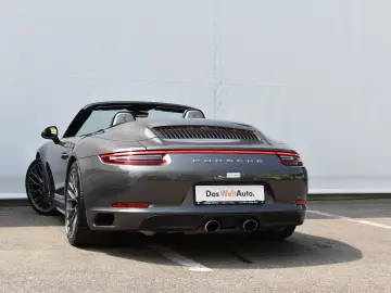 PORSCHE 911 CARRERA 4