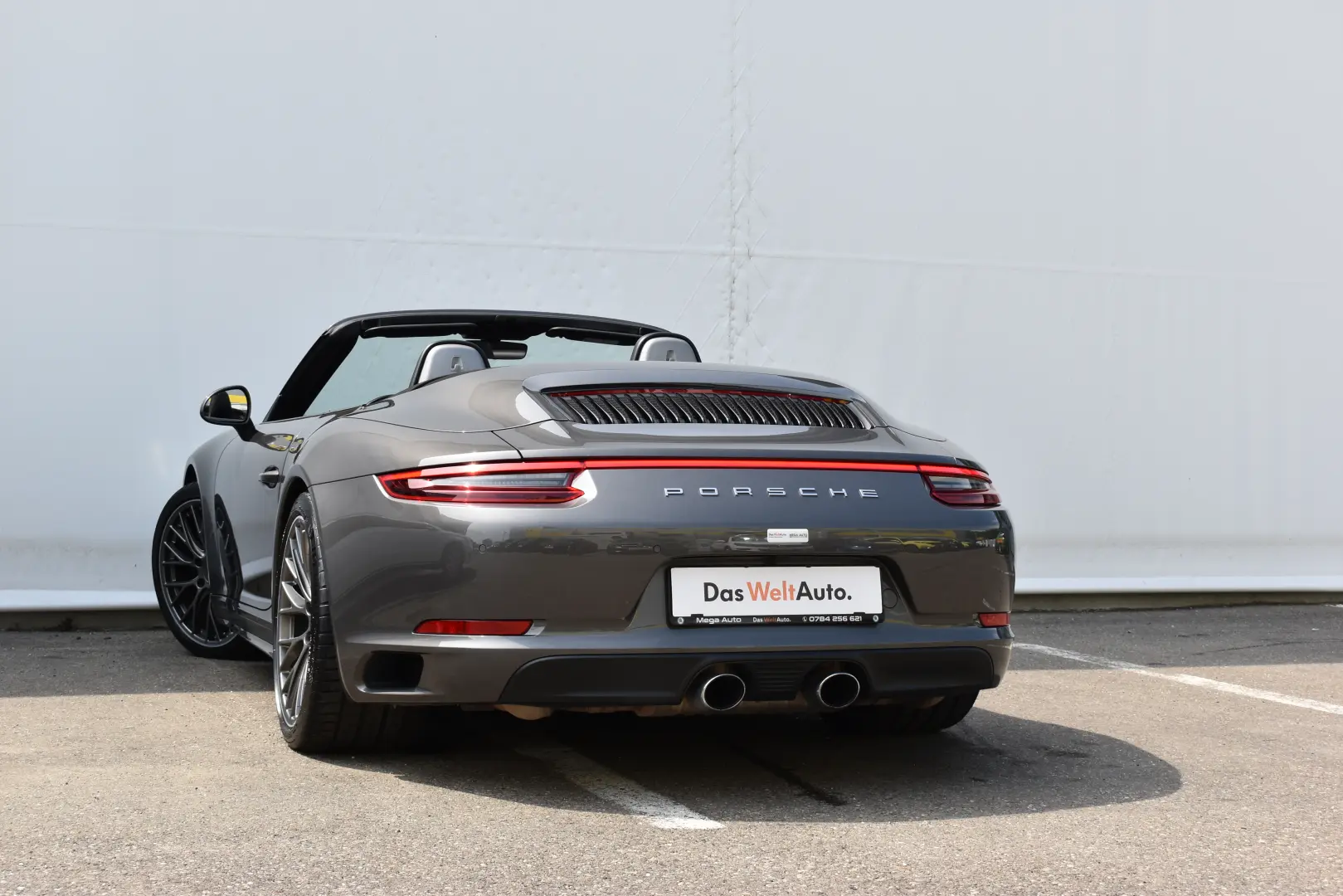 PORSCHE 911 CARRERA 4