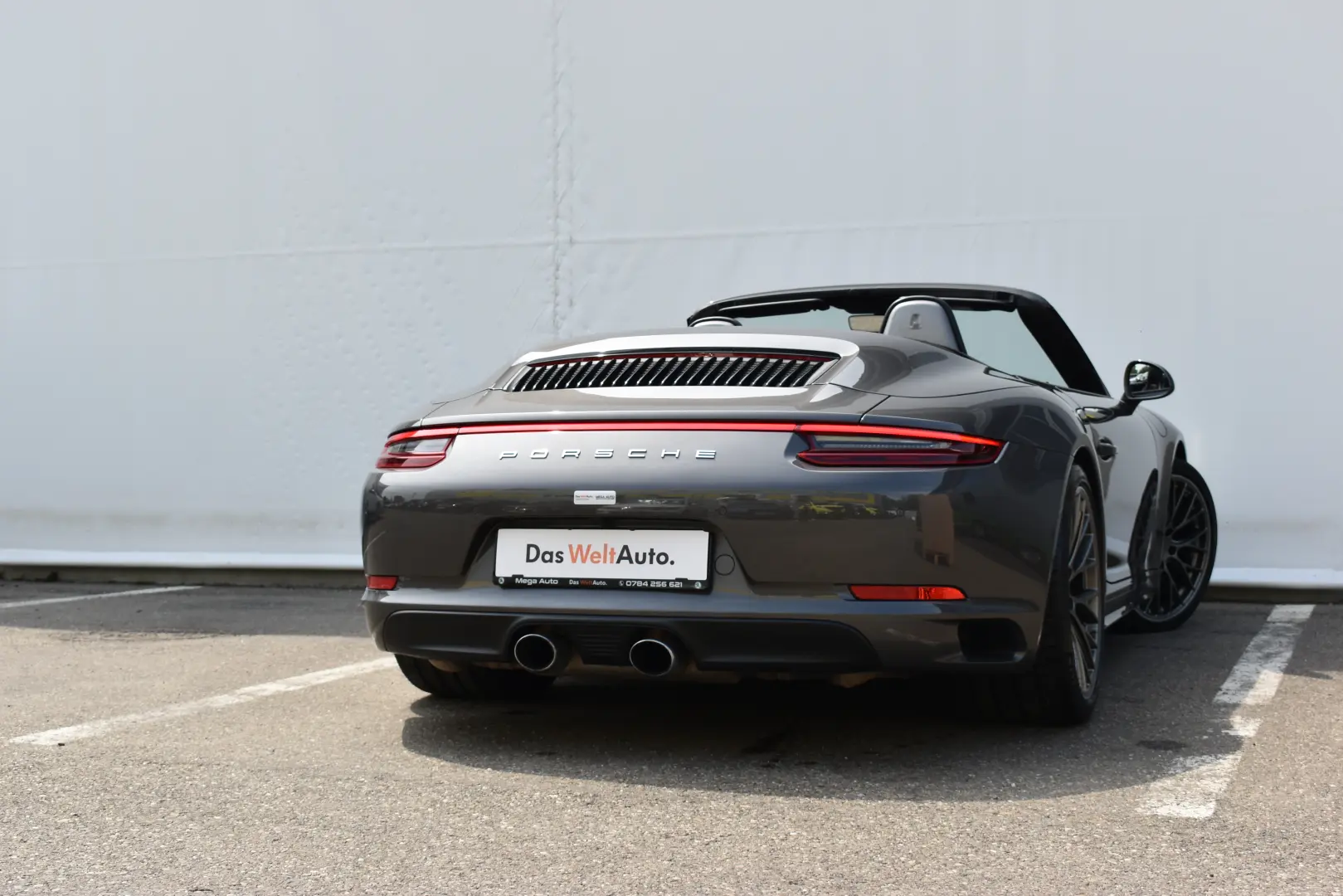 PORSCHE 911 CARRERA 4