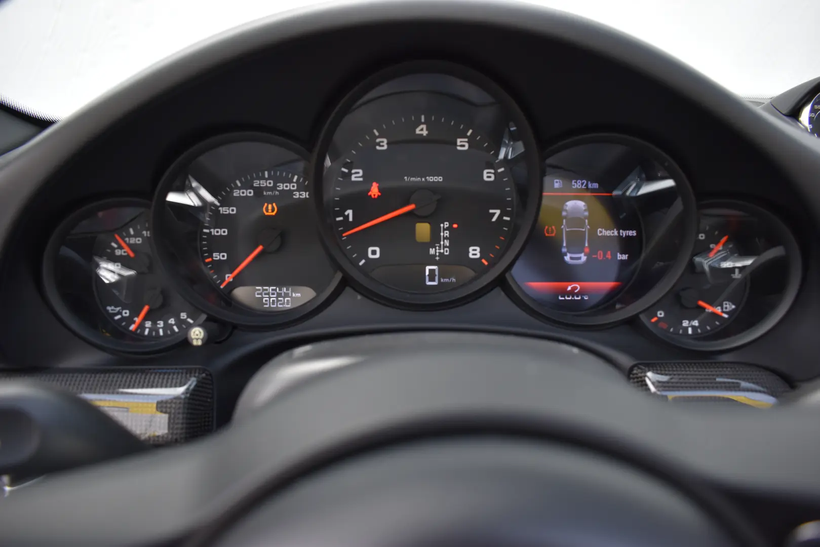 PORSCHE 911 CARRERA 4