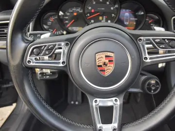 PORSCHE 911 CARRERA 4