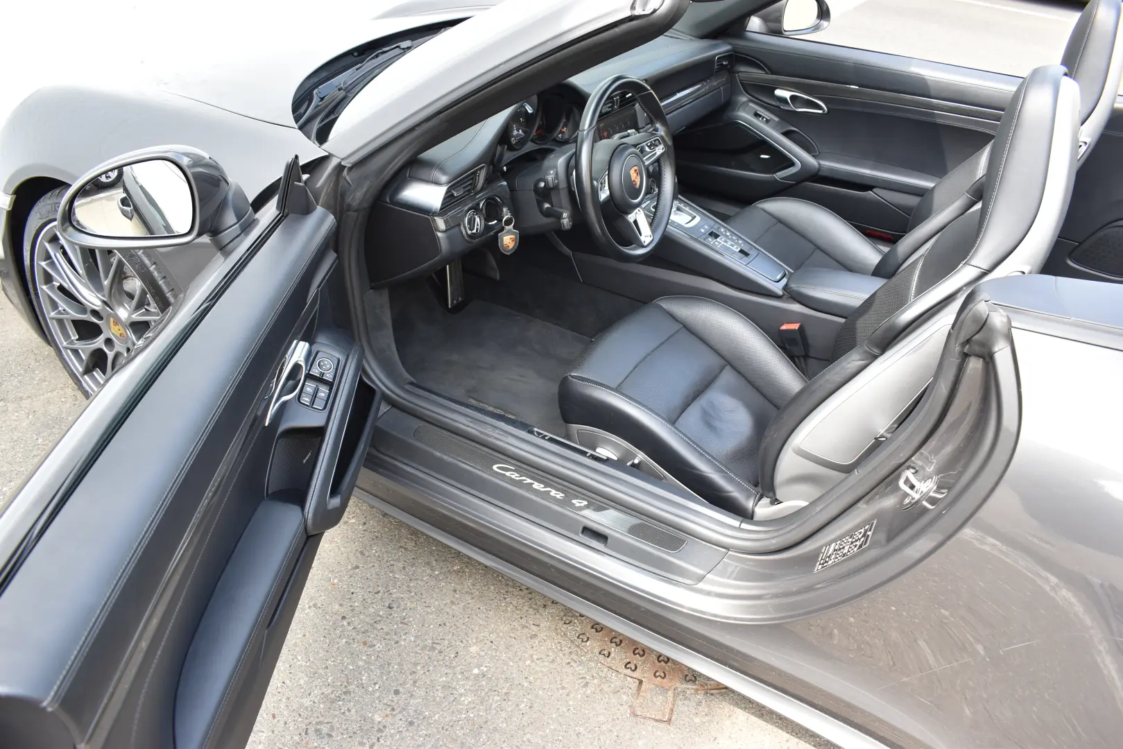 PORSCHE 911 CARRERA 4