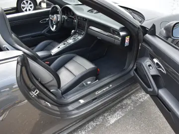 PORSCHE 911 CARRERA 4