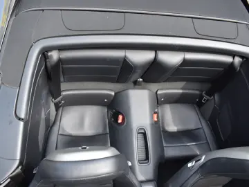 PORSCHE 911 CARRERA 4