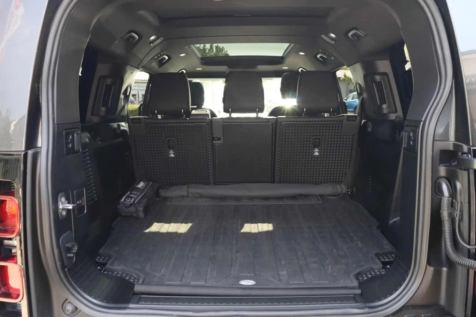 Land Rover Defender 130 D300 Outbound ++22ZOLL+MATRIX