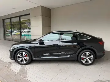 Q8 Sportback e-tron 50 quattro advanced