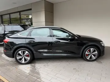 Q8 Sportback e-tron 50 quattro advanced