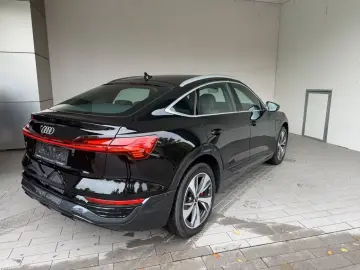 Q8 Sportback e-tron 50 quattro advanced
