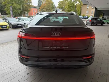 Q8 Sportback e-tron 50 quattro advanced
