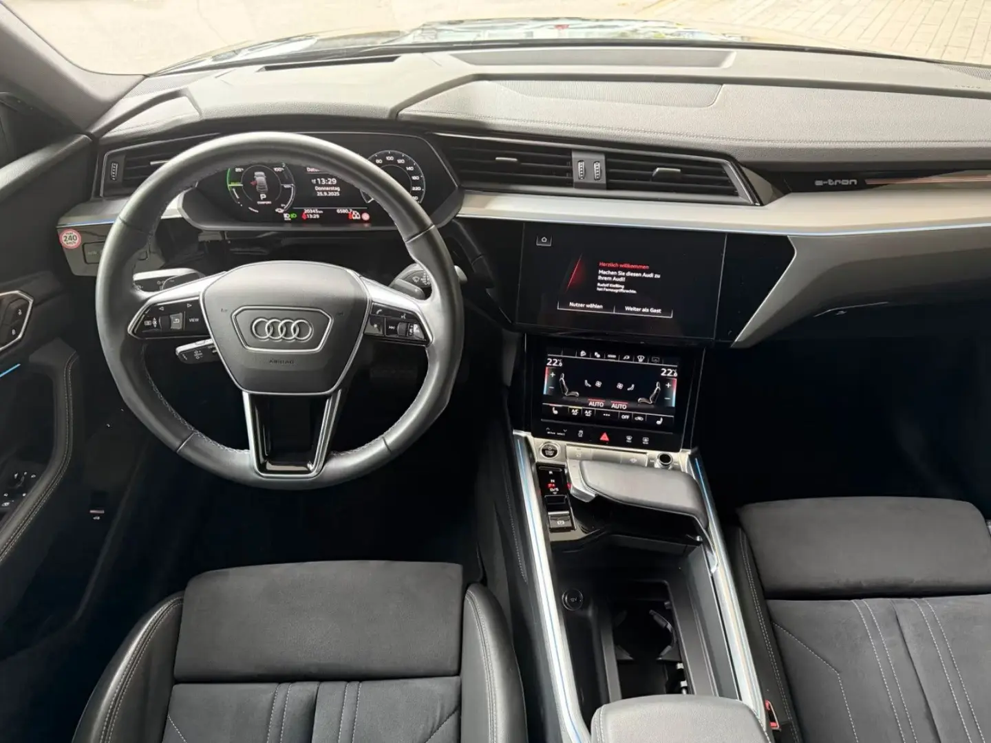 Q8 Sportback e-tron 50 quattro advanced