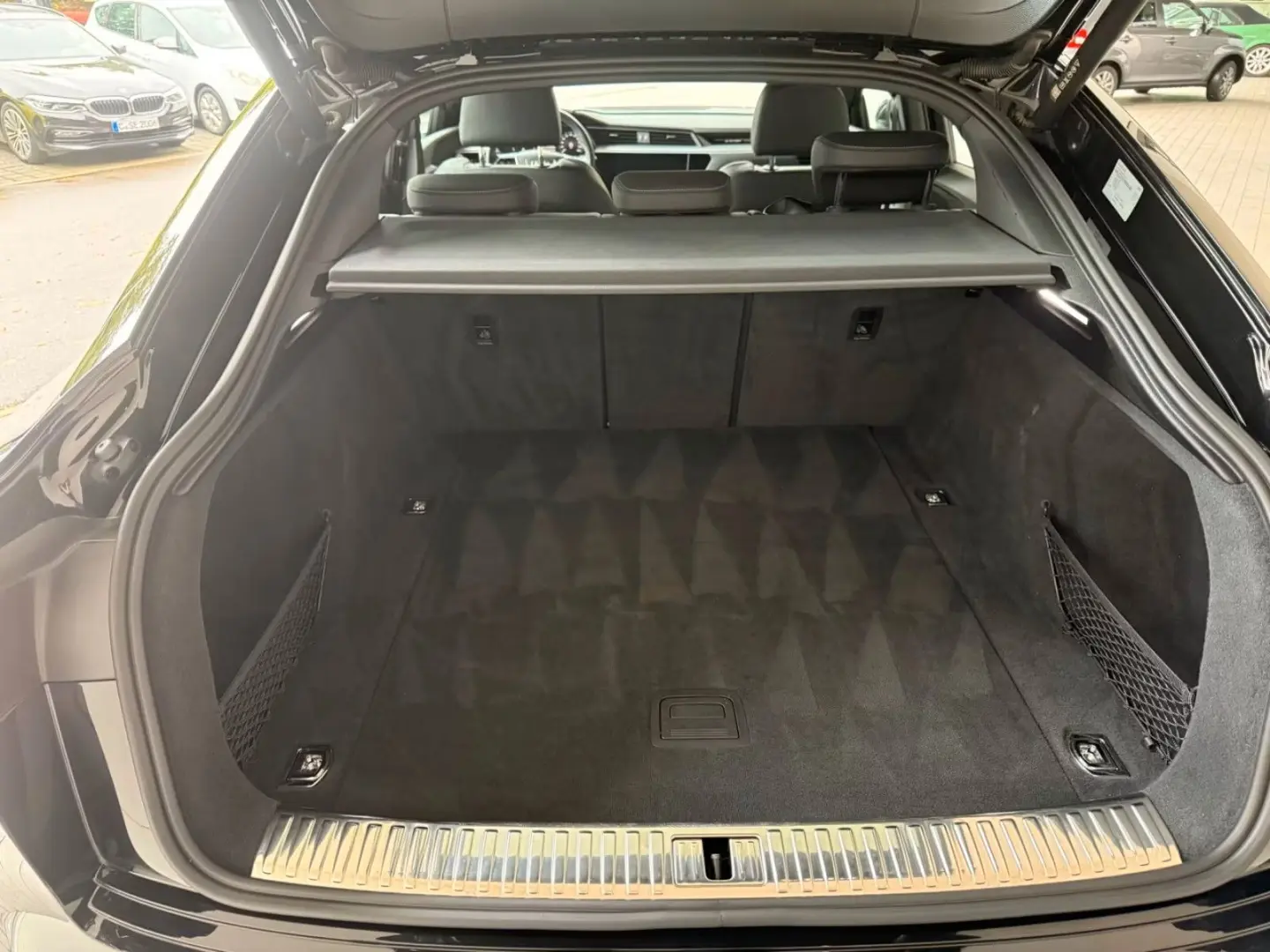 Q8 Sportback e-tron 50 quattro advanced