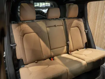 Land Rover Defender Urban Automotive WIDE TRACK P300e HSE D