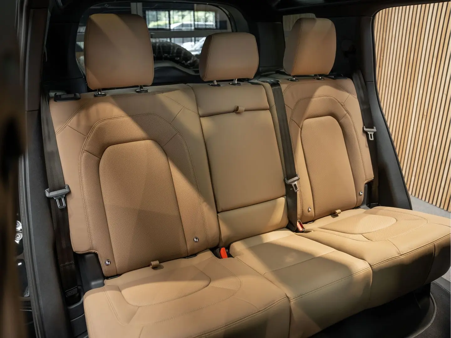 Land Rover Defender Urban Automotive WIDE TRACK P300e HSE D