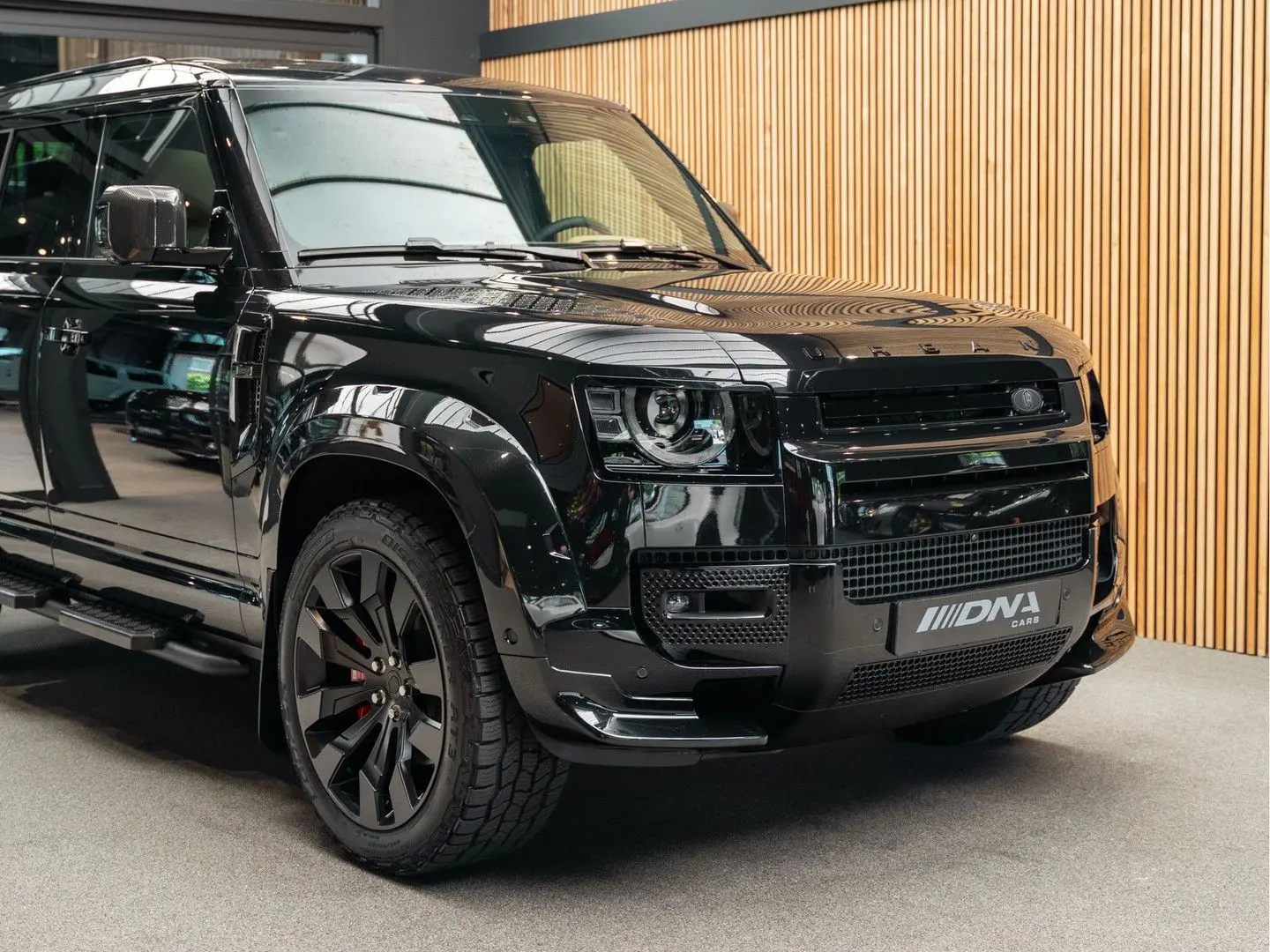 Land Rover Defender Urban Automotive WIDE TRACK P300e HSE D