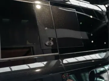 Land Rover Defender Urban Automotive WIDE TRACK P300e HSE D