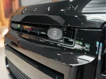 Land Rover Defender Urban Automotive WIDE TRACK P300e HSE D