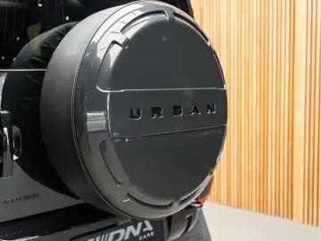Land Rover Defender Urban Automotive WIDE TRACK P300e HSE D