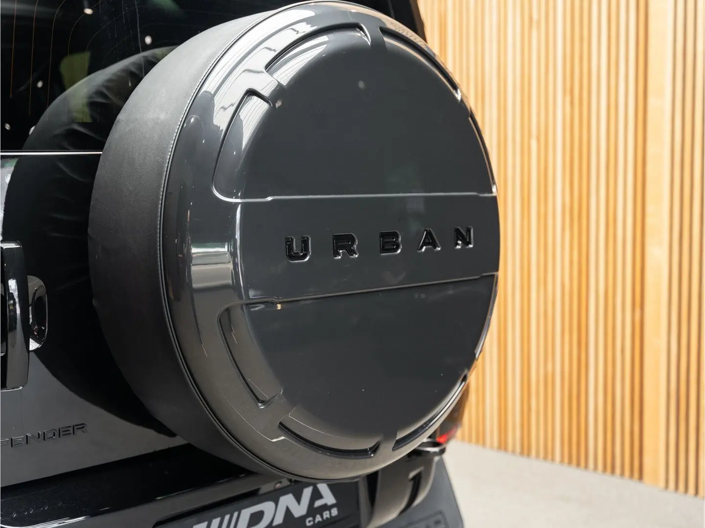 Land Rover Defender Urban Automotive WIDE TRACK P300e HSE D