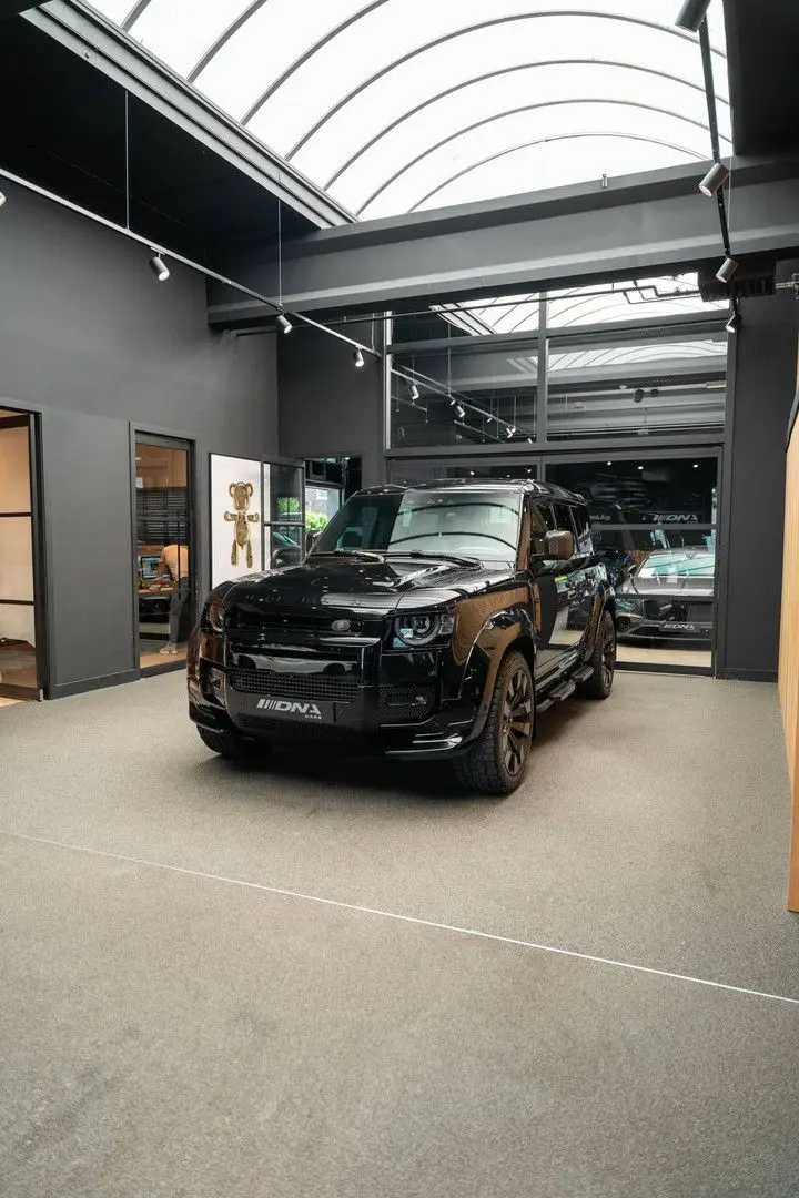 Land Rover Defender Urban Automotive WIDE TRACK P300e HSE D