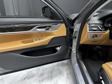 745 745e / MASSAGE / CAM 360 / SOFT CLOSE / REAR