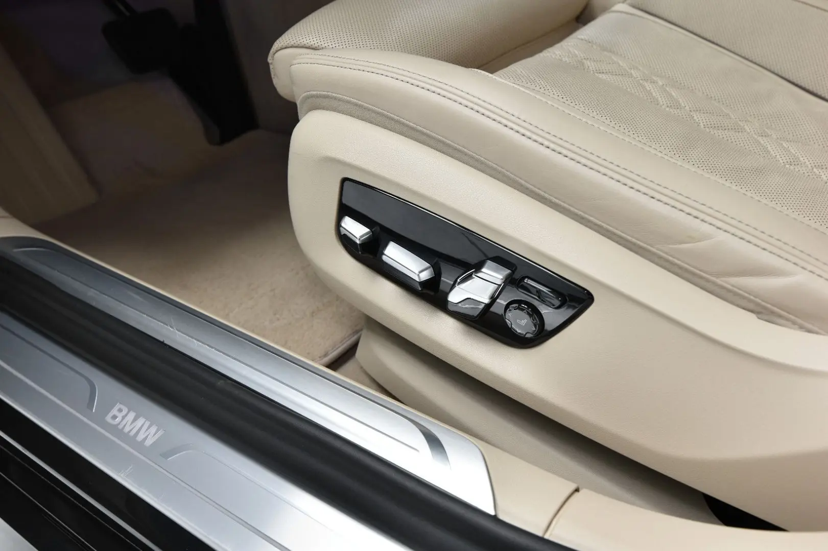 745 L e xDrive  First Class  MEGA AUSSTATTUNG