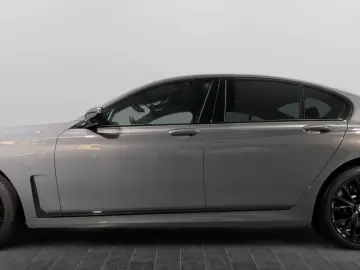 730d xDrive Limousine M Sport Standheizung AHK