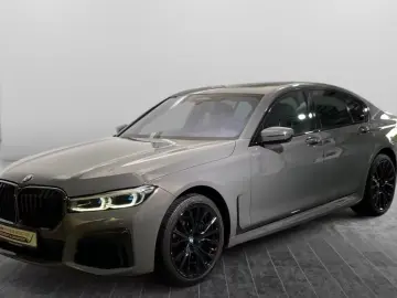 730d xDrive Limousine M Sport Standheizung AHK