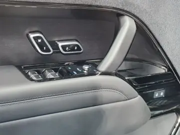 Land Rover Range Rover Sport P550e Autobiography
