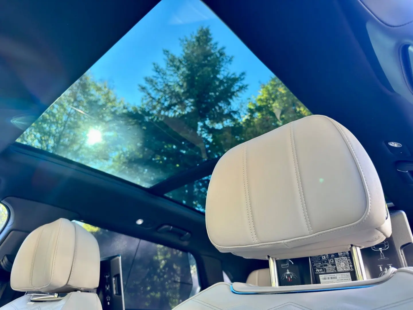 Bentayga 4.0V8  Bentayga EWB Azure First Edition