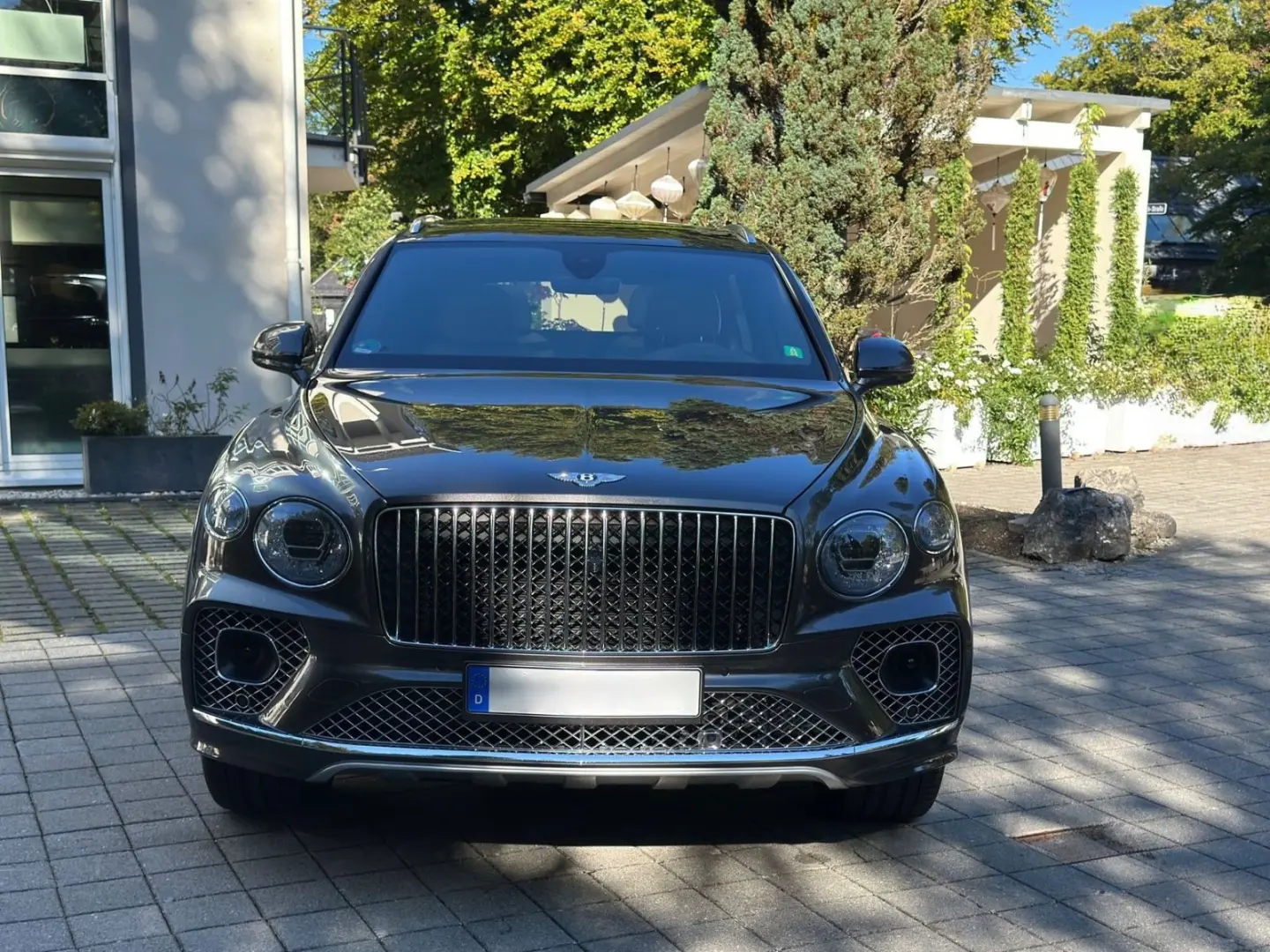 Bentayga 4.0V8  Bentayga EWB Azure First Edition