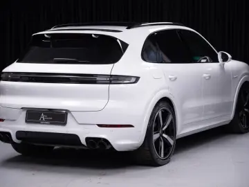 Cayenne E-Hybrid SportDesign*Sitzbel.*Pano*SoftC