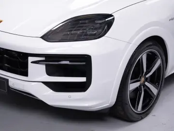 Cayenne E-Hybrid SportDesign*Sitzbel.*Pano*SoftC