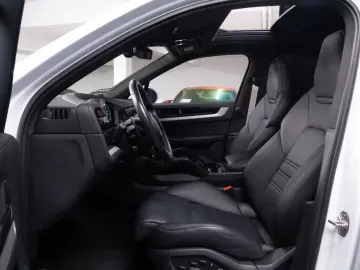 Cayenne E-Hybrid SportDesign*Sitzbel.*Pano*SoftC