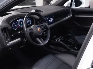 Cayenne E-Hybrid SportDesign*Sitzbel.*Pano*SoftC