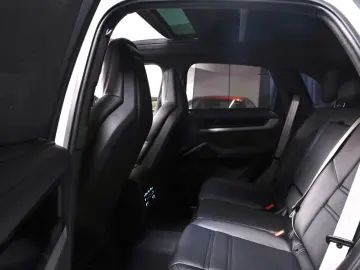 Cayenne E-Hybrid SportDesign*Sitzbel.*Pano*SoftC