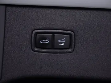 Cayenne E-Hybrid SportDesign*Sitzbel.*Pano*SoftC